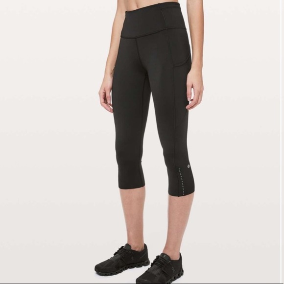 Lululemon Fast & Free Crops size 4 - Picture 2 of 6